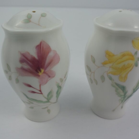 Lenox Butterfly Meadow Salt & Pepper Set Shakers Excellent Condition! - Picture 4 of 7